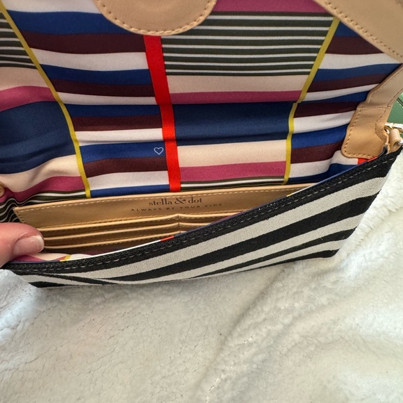 Stella & Dot Convertible Envelope Crossbody - Picture 4 of 8